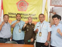 Aisyah Amran, Wanita Minang Pendekar Hukum