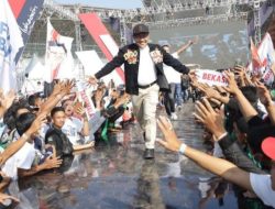 Relawan dan Kader PKB Kab.Bekasi Ikut Ramaikan Ribuan Massa di Arcamanik dalam Konsolidasi Gus Muhaimin 2024