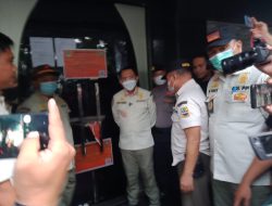 Tak Sesuai Perijinan dan Langgar Etika, Pemkab Bekasi Segel Infinity Cafe