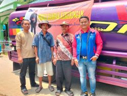 Direktur Utama PT DDSI Kawal Langsung Pengiriman Air Bersih di Kecamatan Bojongmangu yang Terdampak Kekeringan