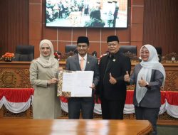 DPRD Kota Depok Umumkan Pemberhentian dan Penetapan Wali Kota Terpilih 2025-2030