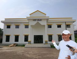 Kepala Desa Jayamukti Bangun Gedung Serbaguna dan Perbaiki Jalan Lingkungan