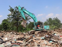 Dr. Anwar Musyadad SH, MH Dorong Pemkab Bekasi Lakukan Penghijauan Bantaran Sungai Usai Pembongkaran Bangli