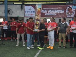 Keseruan Bupati Bekasi Main Futsal Bareng Ketua DPRD hingga Kapolres