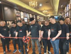Ahmad Dani Resmi Buka Gerai Kopi Dewa 19 Restography di Pollux Mall Cikarang